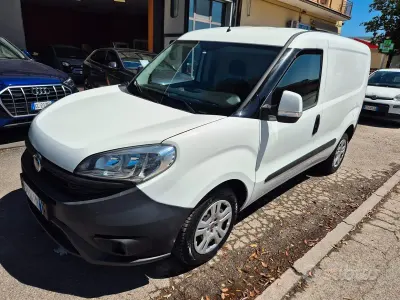 Usata Fiat Doblò 105 CV (77 kW) 2018 Bianco Monovolume