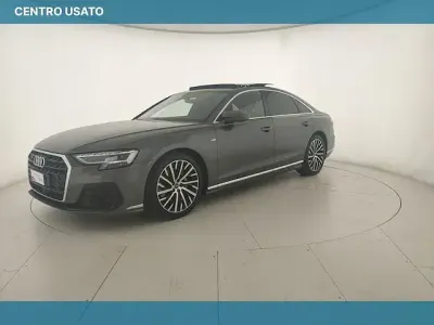 Usata Audi A8 Ambiente 286 CV (210 kW) 2024 Grigio daytona perlato Berlina
