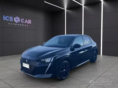 Usata Peugeot 208 GT 131 CV (96 kW) 2023 Nero Utilitaria