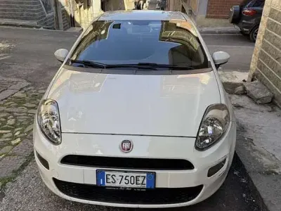 Usata Fiat Grande Punto S 75 CV (55 kW) 2013 Bianco Utilitaria
