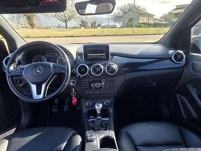 Begagnad Mercedes B200 Executive 156 HK (114 kW) 2015 Minibuss