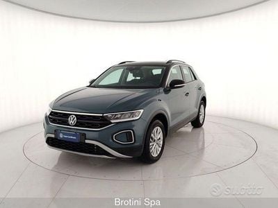 Usata VW T-Roc Life 150 CV (110 kW) 2025 Grigio metallizzato SUV