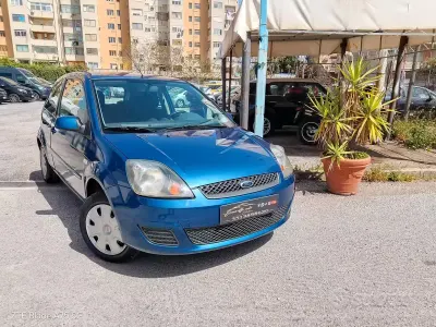 Usata Ford Fiesta Ghia 75 CV (55 kW) 2007 Blu Utilitaria