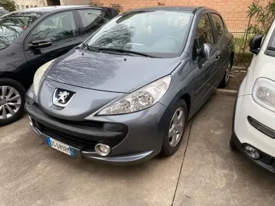 Usata Peugeot 207 69 CV (50 kW) 2009 Grigio Utilitaria