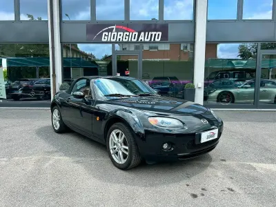 Usata Mazda MX5 126 CV (92 kW) 2006 Nero Cabrio
