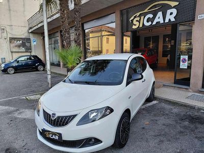 Usata Lancia Ypsilon Gold 69 CV (50 kW) 2023 Bianco Utilitaria