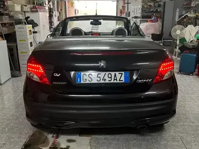 Usata Peugeot 207 150 CV (110 kW) 2024 Nero Cabrio