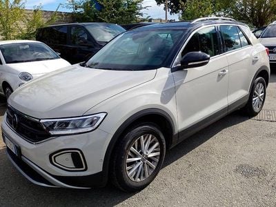 Beige Usata 2023 VW T-Roc Life SUV | 20.900 € (Buon prezzo)