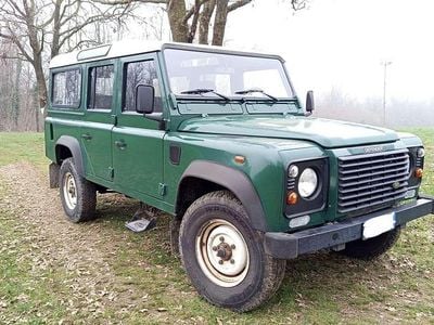 Usata Land Rover Defender SE 122 CV (89 kW) 2005 Verde Station wagon