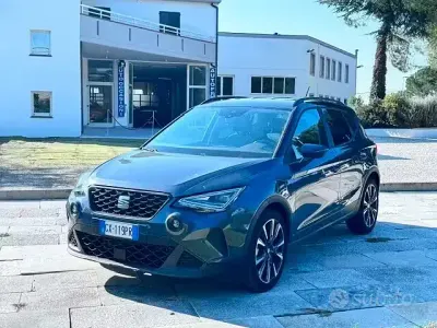 Usata Seat Arona Style 95 CV (69 kW) 2024 Grigio SUV