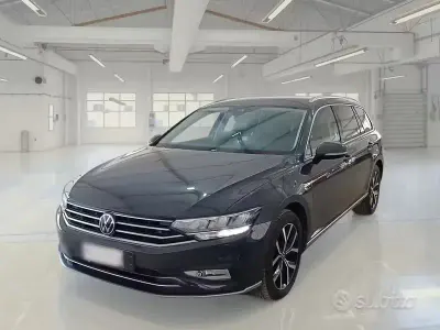 Usata VW Passat Executive 150 CV (110 kW) 2021 Grigio Station wagon