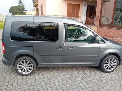 Usata VW Caddy 105 CV (77 kW) 2011 Grigio Monovolume
