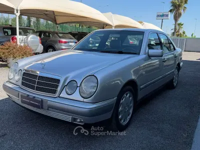 Begagnad Mercedes E200