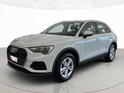 Usata Audi Q3 Business 150 CV (110 kW) 2022 Bianco ghiacciaio metallizzato SUV