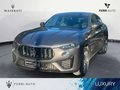 Usata Maserati Levante 430 CV (316 kW) 2021 Grigio SUV