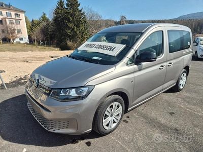 Usata VW Caddy Life 114 CV (83 kW) 2022 Grigio Monovolume