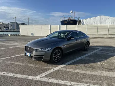 Usata Jaguar XE Prestige 181 CV (133 kW) 2017 Berlina