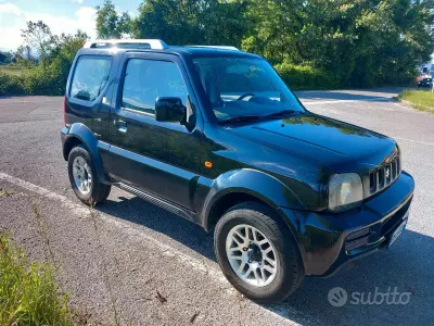 Usata Suzuki Jimny 86 CV (63 kW) 2008 Nero SUV