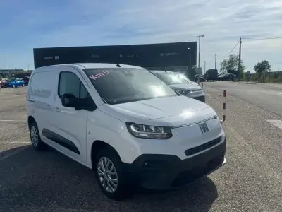 Usata Fiat Doblò 102 CV (75 kW) 2024 Bianco Monovolume
