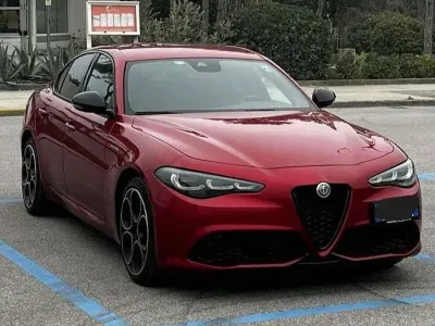 Usata Alfa Romeo Giulia Veloce 211 CV (155 kW) 2023 Rosso Berlina