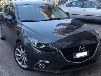 Usata Mazda 3 Exceed 105 CV (77 kW) 2017 Grigio Berlina