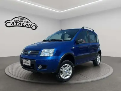 Usata Fiat Panda 4x4 Climbing 69 CV (50 kW) 2006 Blu Utilitaria