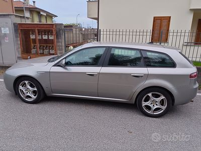 usata Alfa Romeo 159 1.9 JTDm 16V Sportwagon Distinctive Q-Tronic