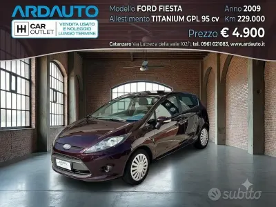 Usata Ford Fiesta Titanium 95 CV (69 kW) 2009 Nero Utilitaria