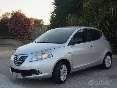 Usata Lancia Ypsilon Gold 69 CV (50 kW) 2014 Grigio Utilitaria
