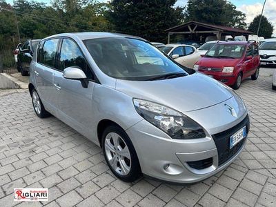 Usata Renault Scénic III Dynamique 110 CV (80 kW) 2011 Grigio Monovolume