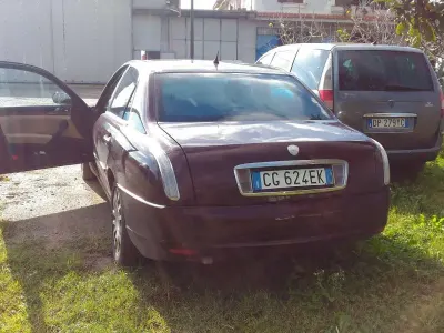 Usata Lancia Thesis