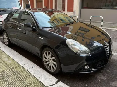 Usata Alfa Romeo Giulietta Distinctive 105 CV (77 kW) 2014 Nero Utilitaria