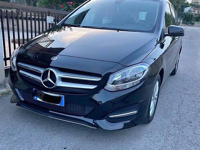 Usata Mercedes B180 109 CV (80 kW) 2017 Nero Monovolume