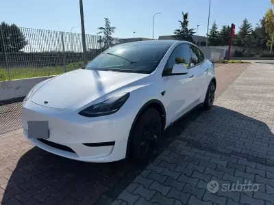 Usata Tesla Model Y RWD 125 kW (170 CV) 2023 Bianco SUV
