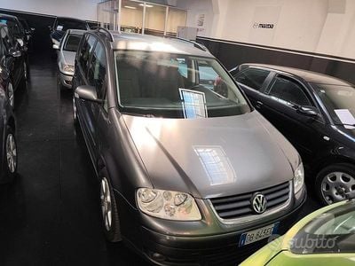Usata VW Touran Highline 105 CV (77 kW) 2006 Grigio Monovolume