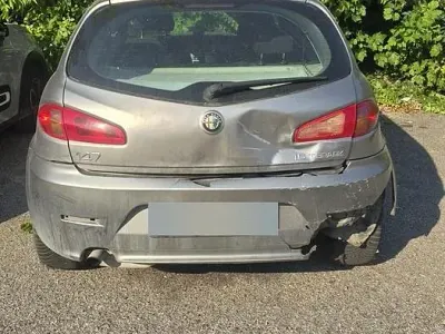 Usata Alfa Romeo 147 105 CV (77 kW) 2007 Grigio Utilitaria