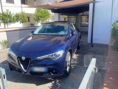 Usata Alfa Romeo Stelvio Super 209 CV (153 kW) 2017 Blu/azzurro SUV
