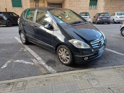 Usata Mercedes 190 109 CV (80 kW) 2009 Nero Berlina