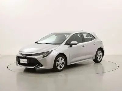 Usata Toyota Corolla Hybrid Business Edition 122 CV (89 kW) 2022 Argento Berlina