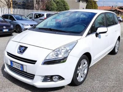 usata Peugeot 5008 1.6 TDI 7 posti gancio traino