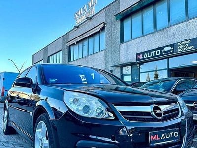 Usata Opel Signum Cosmo 120 CV (88 kW) 2007 Nero Utilitaria