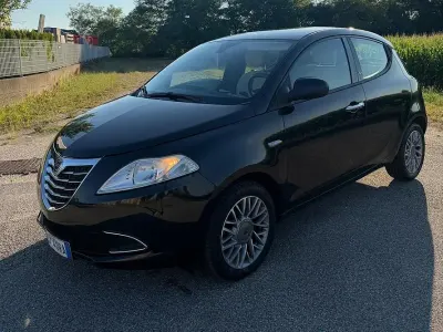 Usata Lancia Ypsilon S 95 CV (69 kW) 2013 Nero Utilitaria