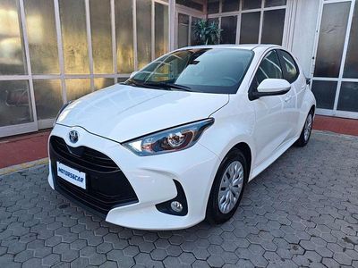 Usata Toyota Yaris Hybrid 92 CV (67 kW) 2023 Bianco Berlina