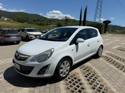 Usata Opel Corsa 86 CV (63 kW) 2011 Bianco Utilitaria