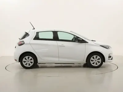 Usata Renault Zoe Zen 50 kW (69 CV) 2022 Biancobianco Utilitaria