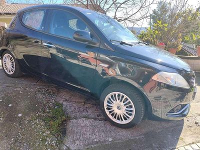 Usata Lancia Ypsilon Gold 69 CV (50 kW) 2016 Utilitaria