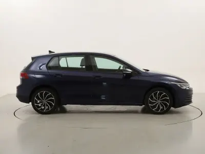 Usata VW Golf VIII Life 110 CV (80 kW) 2022 Blublu Berlina