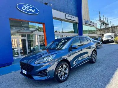 Usata Ford Kuga ST-Line X 152 CV (111 kW) 2023 Blu/azzurro SUV