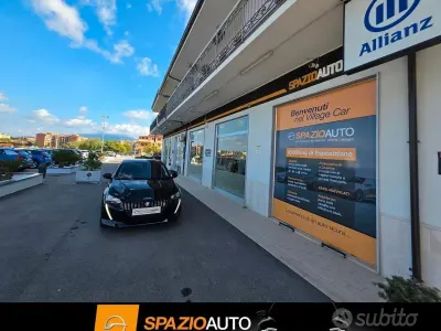 Usata Peugeot 208 Allure+ 102 CV (75 kW) 2020 Nero Utilitaria