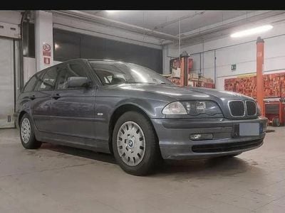 Usata BMW 320 136 CV (100 kW) 2001 Grigio Station wagon